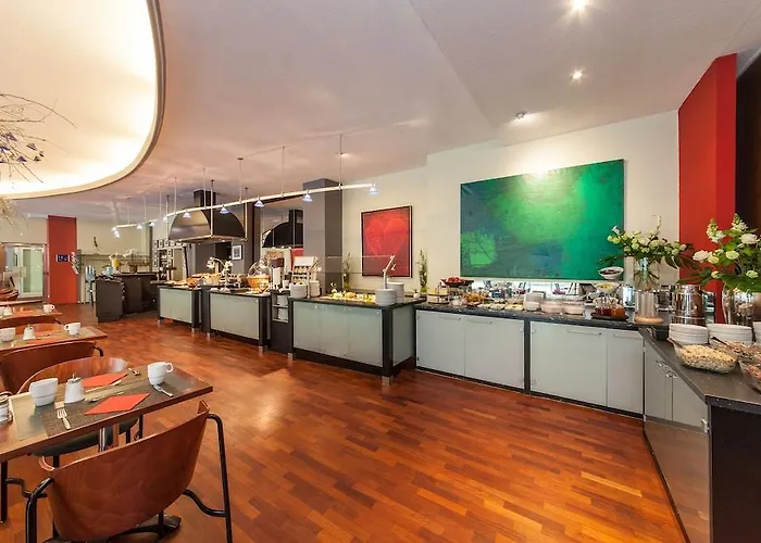 Novum Ambassador Hotel 3*