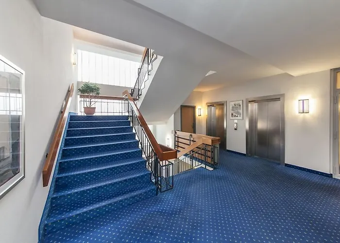 Novum Ambassador Hotel 3*