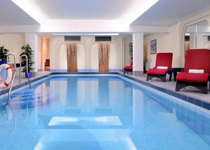 Novum Ambassador Hotel 3*
